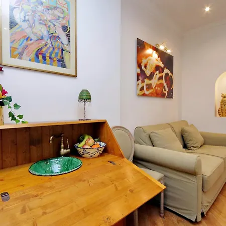 Apartment Sistina *